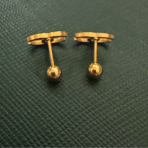 CC tiny studs - Picture 3 of 5